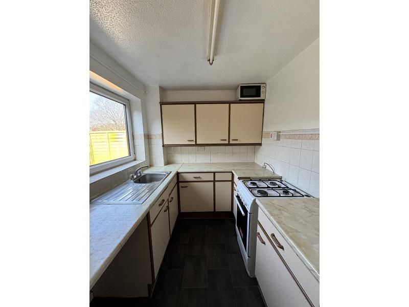 2 bed property in Lyncroft Close, Old St Mellons